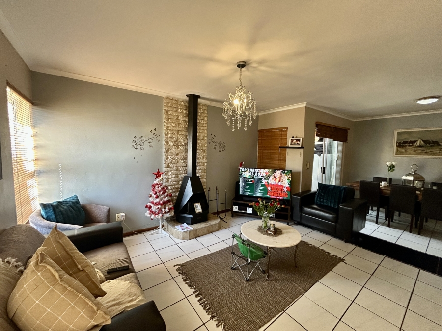 3 Bedroom Property for Sale in Jagtershof Western Cape